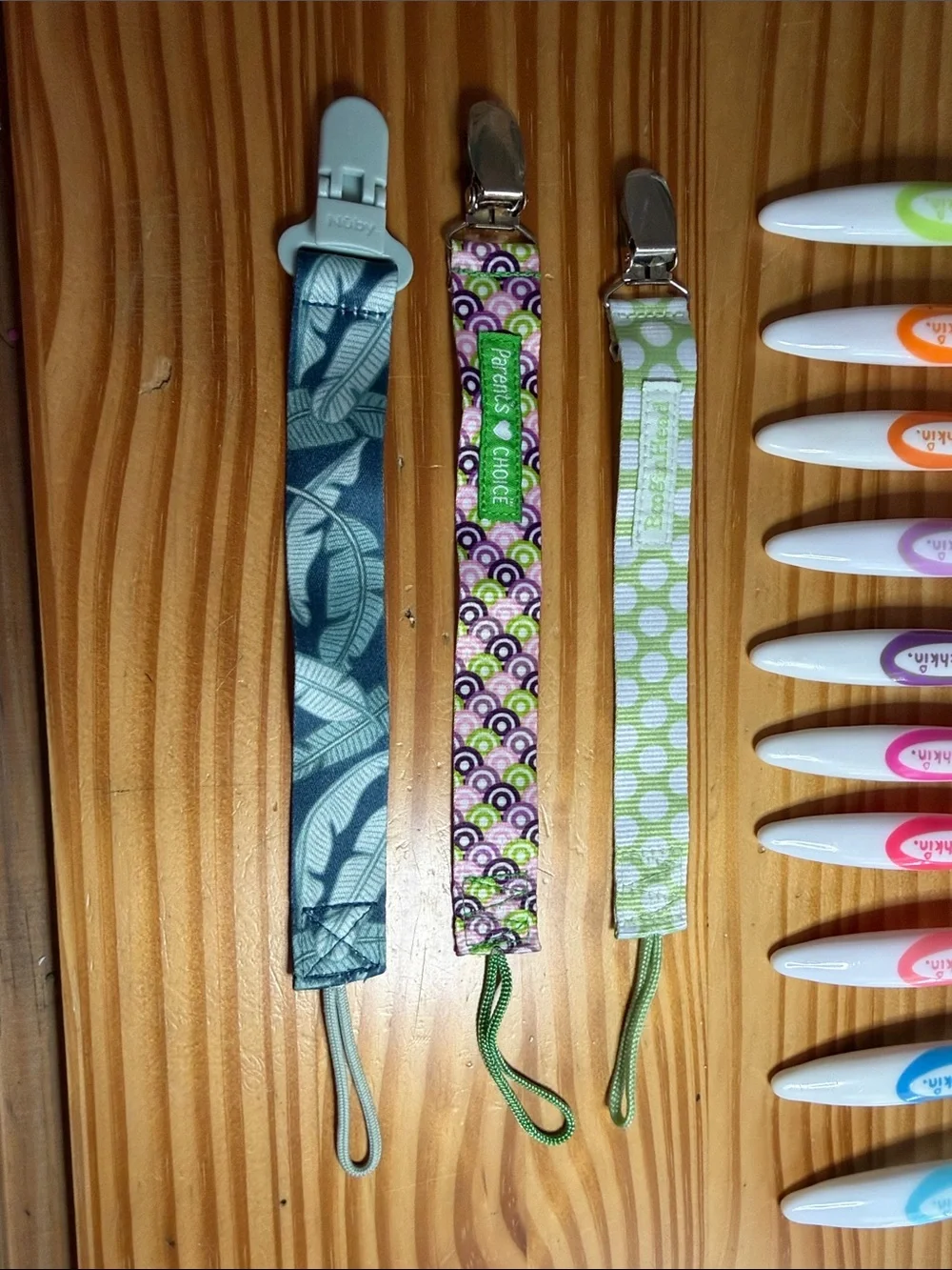 Munchkin Infant Spoons & Fabric Pacifier Clips Holder Bundle (16 Pieces)